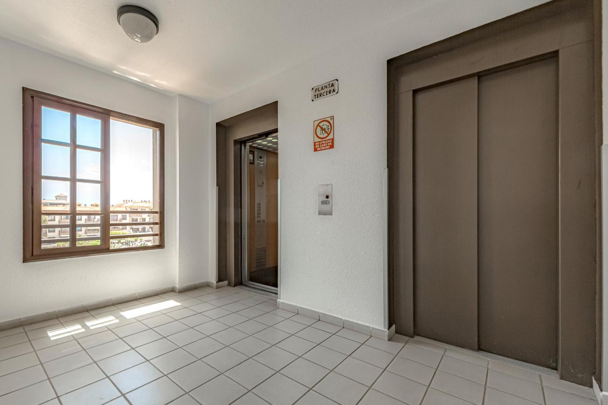 Atlantis 3 One Bedroom, Sea Front, In Complex With Pool Costa Del Silencio Exteriör bild